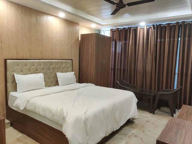 best hotel in Prayaraj for couple
